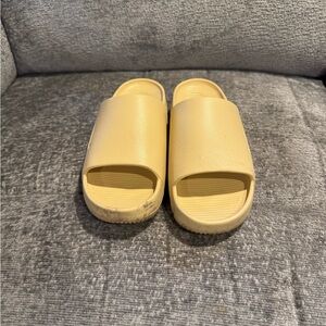 Women’s Nike Yellow Slide Sandals Size 5